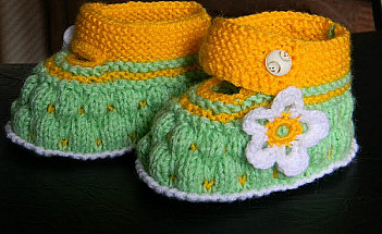 Детский комплект: пинетки.