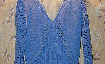 Голубой джемпер