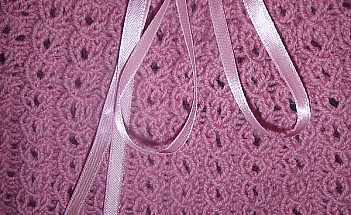 Кофта для девочки (фрагмент кокетки).