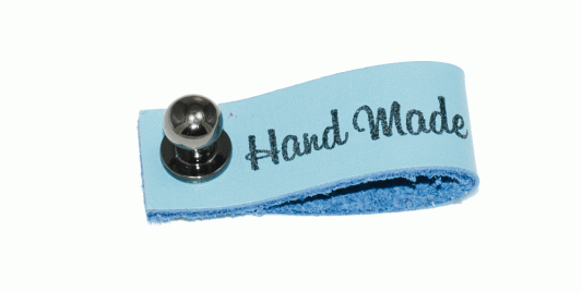 Кожаная бирка «Hand Made» с кнопкой (Голубая)